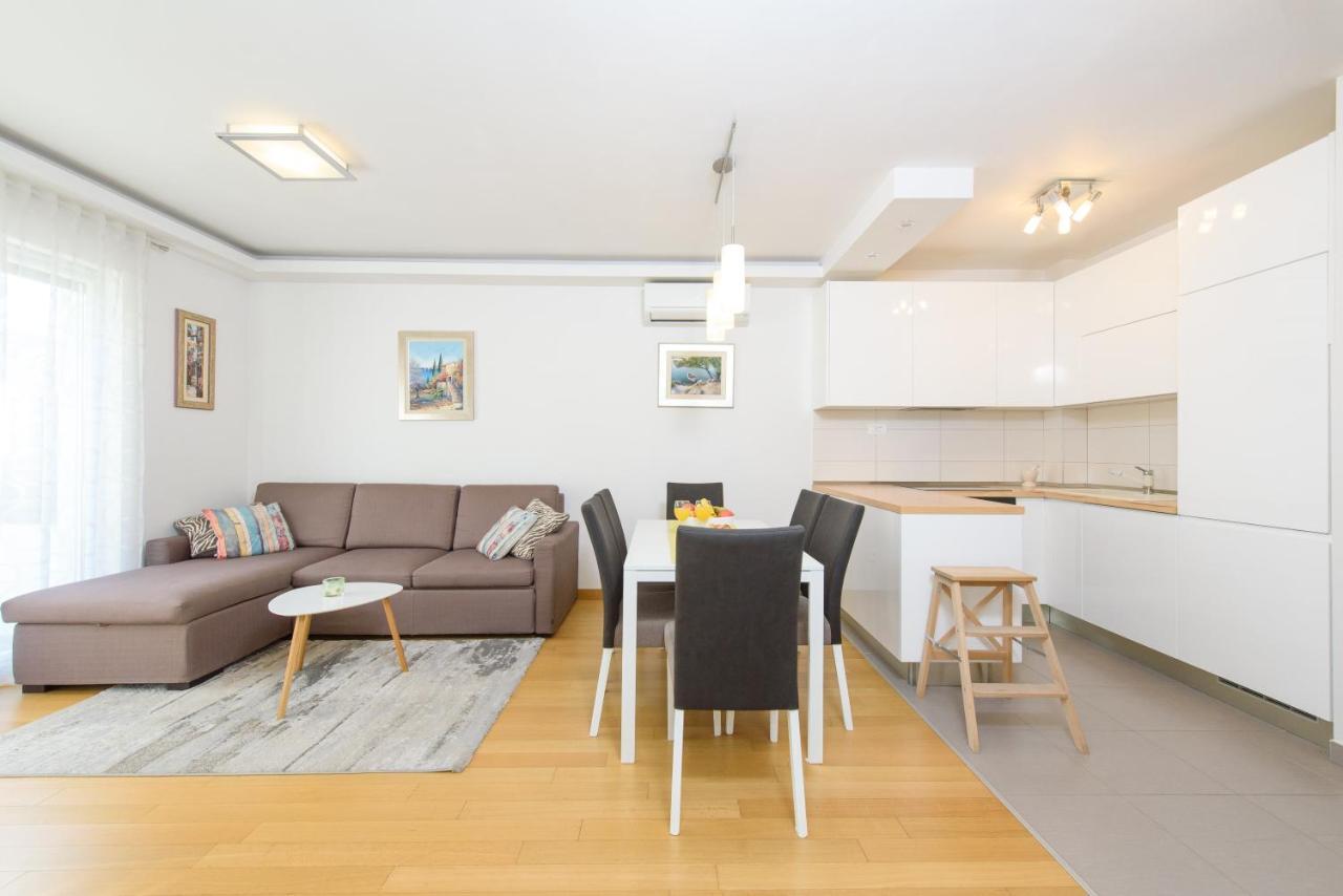 Apartment Nikolina Podstrana Bagian luar foto