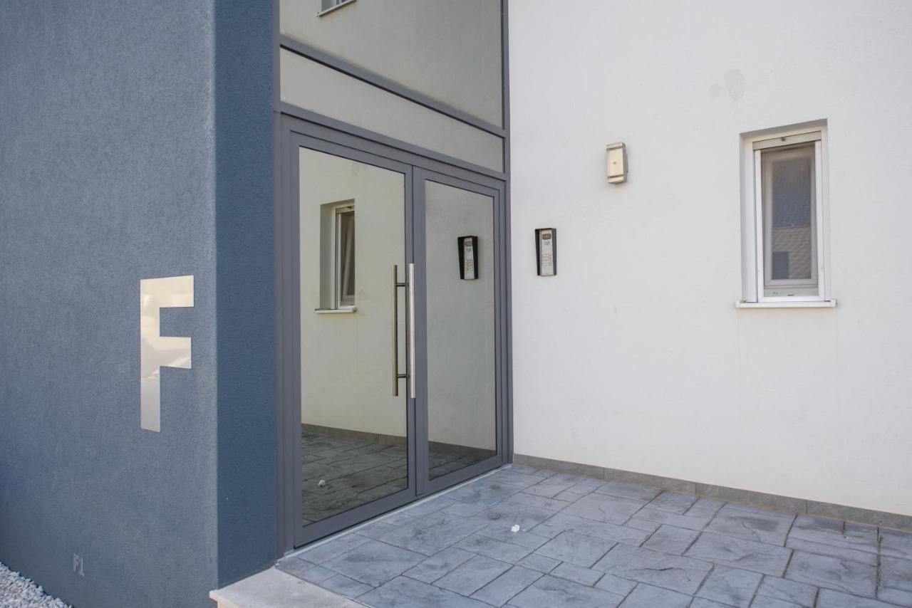 Apartment Nikolina Podstrana Bagian luar foto