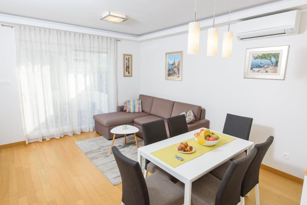 Apartment Nikolina Podstrana Bagian luar foto